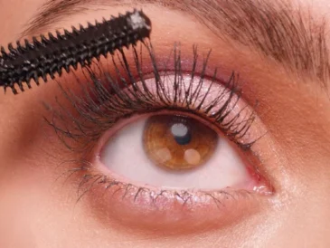 Sky High Mascara application close-up shot